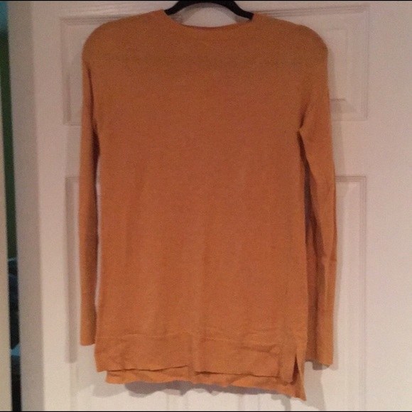 Mustard yellow sweater - Picture 3 of 4